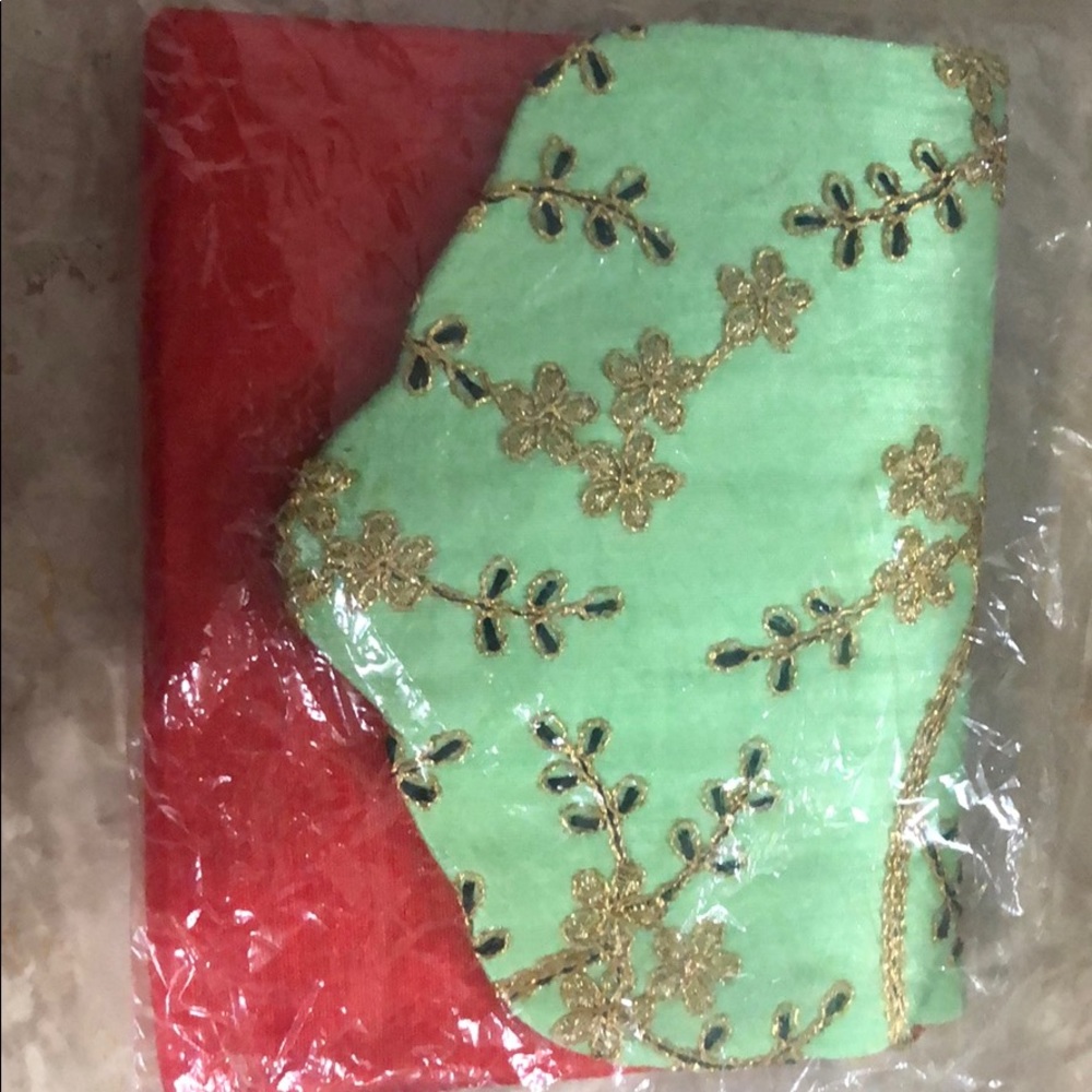 Lakmé purse